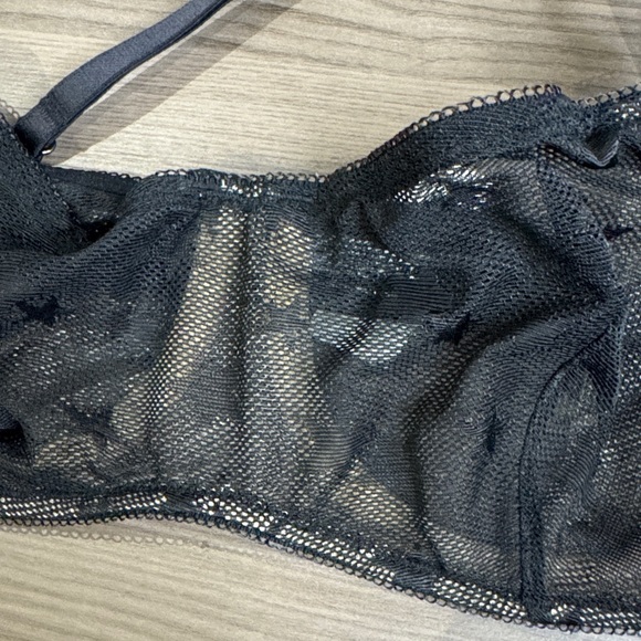 GAP Elegant Black Mesh Bra - Picture 2 of 4